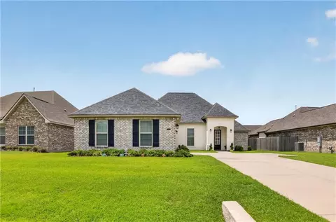 103 Cypress Park Ln, Belle Chasse, LA 70037