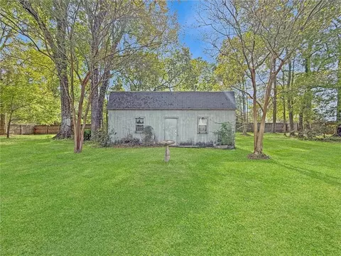 Exterior - 19408 Front St, Covington, LA 70433 photo 6 of 10