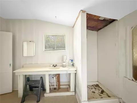 Bath - 19408 Front St, Covington, LA 70433 photo 1 of 2
