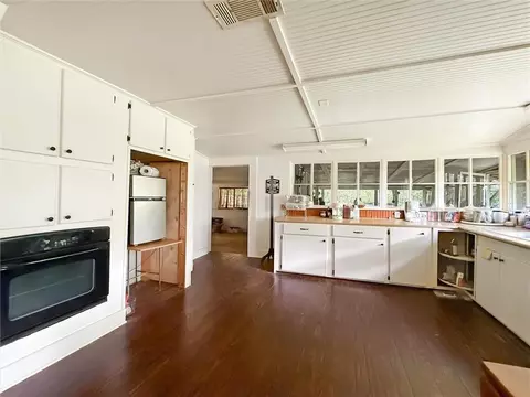 Kitchen - 19408 Front St, Covington, LA 70433 photo 1 of 2