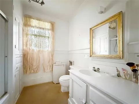Bath - 19408 Front St, Covington, LA 70433 photo 2 of 2
