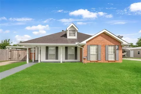 2716 Deer Creek Dr, Violet, LA 70092