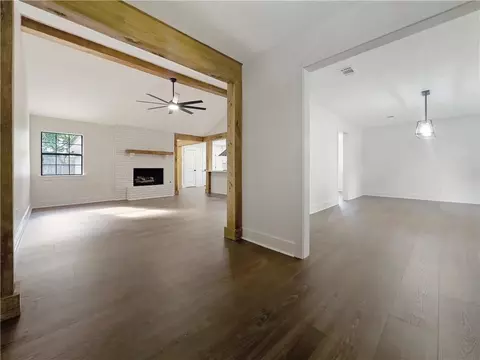 Living - 301 Steele Rd, Slidell, LA 70461 photo 1 of 4