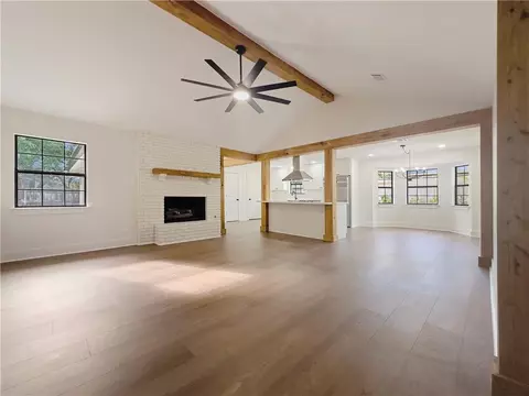 Living - 301 Steele Rd, Slidell, LA 70461 photo 2 of 4