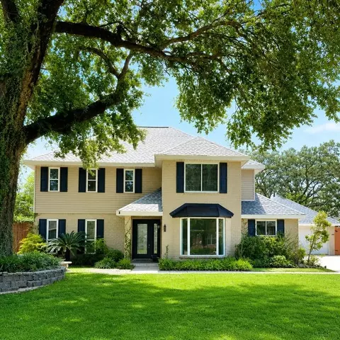 106 Brentwood Dr, Belle Chasse, LA 70037