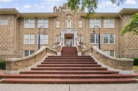 1215 Louisiana Ave #206, New Orleans, LA 70115
