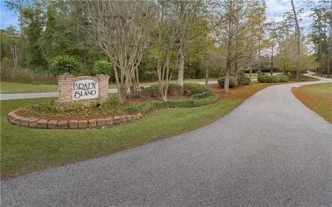 23 Brady Island Ln, Madisonville, LA 70447