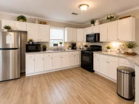 Kitchen - 72503 Rose St, Covington, LA 70435 photo 3 of 4