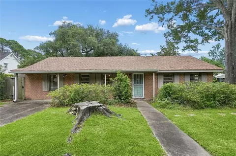 9933 Paula Dr, River Ridge, LA 70123