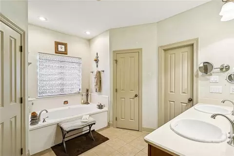 Bath - 501 Dockside Dr, Slidell, LA 70461 photo 2 of 4