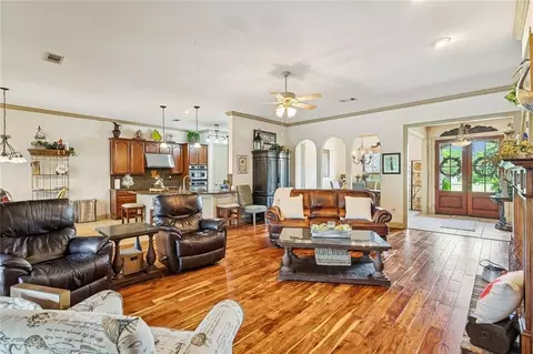 Living - 501 Dockside Dr, Slidell, LA 70461 photo 2 of 4