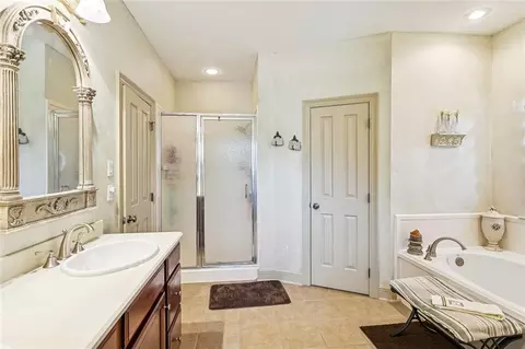 Bath - 501 Dockside Dr, Slidell, LA 70461 photo 3 of 4