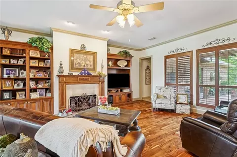 Living - 501 Dockside Dr, Slidell, LA 70461 photo 4 of 4