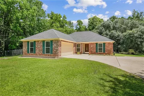 26377 Heltemes Ln, Lacombe, LA 70445