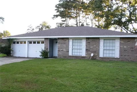415 Ridge Wood Dr, Mandeville, LA 70471