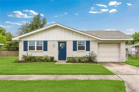 1262 Luling Estates Dr, Luling, LA 70070