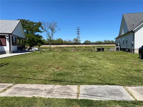 1956 Benjamin St, Arabi, LA 70032