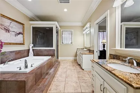 Bath - 31702 River Pines Dr, Springfield, LA 70462 photo 3 of 3