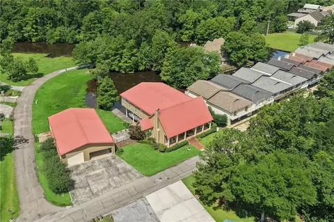 View/Area - 31702 River Pines Dr, Springfield, LA 70462 photo 2 of 4
