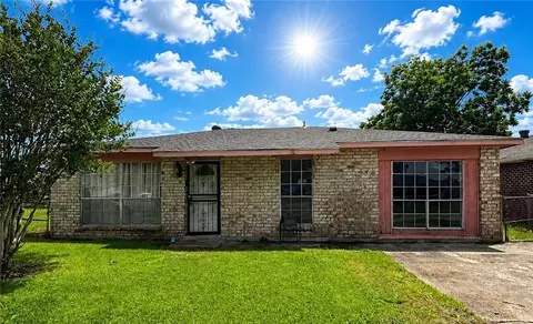 7841 Gwen St, Westwego, LA 70094