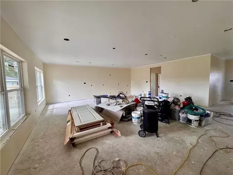 Living - 10 Bernice Dr, Luling, LA 70070 photo 2 of 2