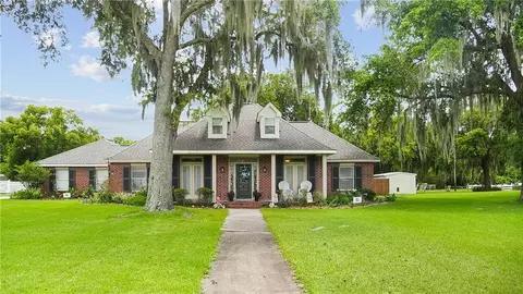 123 Sarah Dr, Belle Chasse, LA 70037