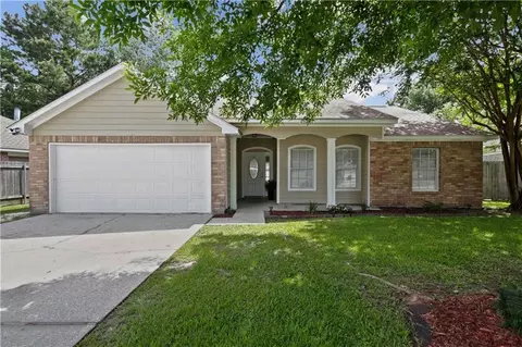 1105 Picadilly Cir, Slidell, LA 70461