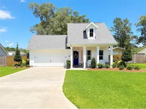120 N 13th St, Ponchatoula, LA 70454
