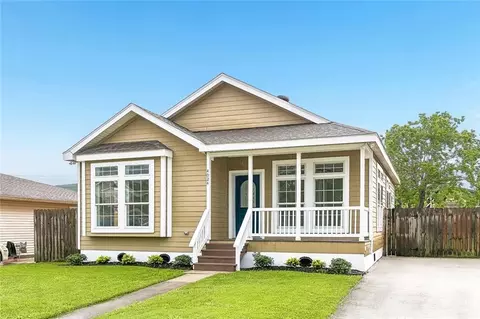 4024 Najolia St, Meraux, LA 70075