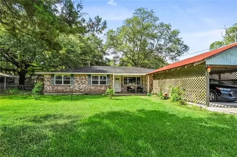 215 E Pecan St, Ponchatoula, LA 70454