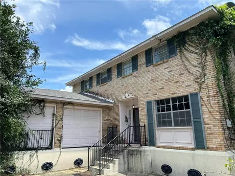 3610 Rue Delphine St, New Orleans, LA 70131