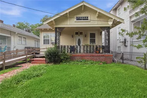 2032 Robert St, New Orleans, LA 70115