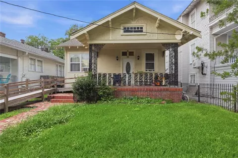 2032 Robert St, New Orleans, LA 70115