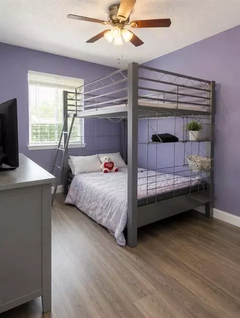 Bedroom - 402 Longleaf Dr, Slidell, LA 70458 photo 3 of 3