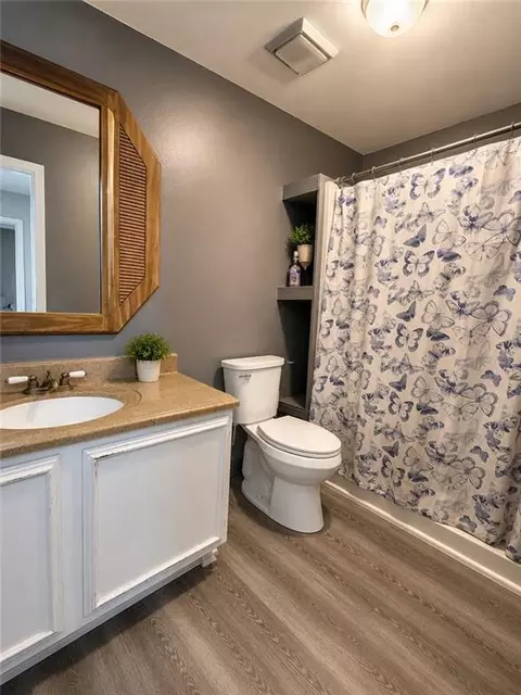Bath - 402 Longleaf Dr, Slidell, LA 70458 photo 1 of 3