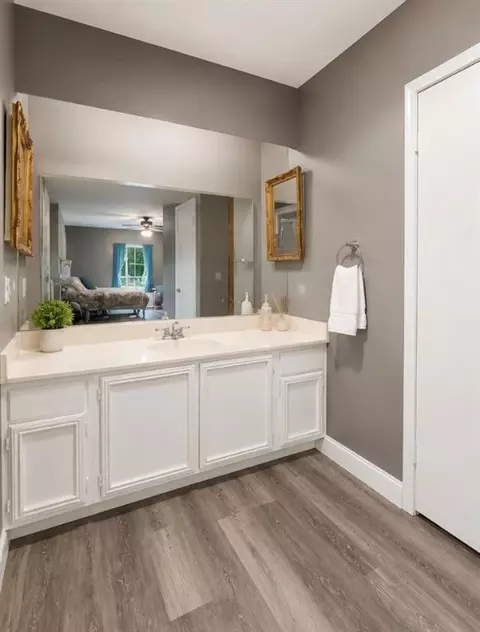 Bath - 402 Longleaf Dr, Slidell, LA 70458 photo 3 of 3