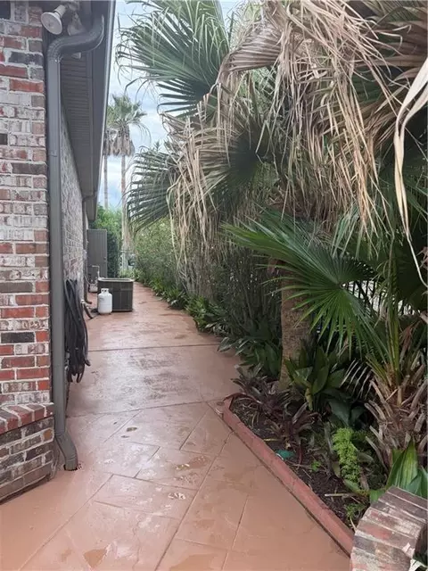 Exterior - 257 E Augusta Ln, Slidell, LA 70458 photo 14 of 15