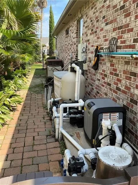 Exterior - 257 E Augusta Ln, Slidell, LA 70458 photo 13 of 15