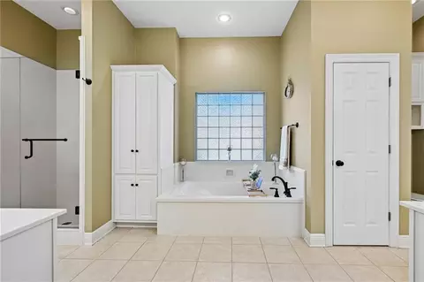 Bath - 561 Winbourne Dr, Slidell, LA 70461 photo 3 of 4