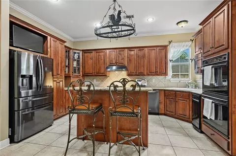 Kitchen - 561 Winbourne Dr, Slidell, LA 70461 photo 2 of 3