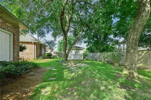 Exterior - 561 Winbourne Dr, Slidell, LA 70461 photo 6 of 7