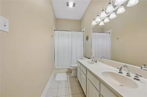 Bath - 561 Winbourne Dr, Slidell, LA 70461 photo 2 of 4
