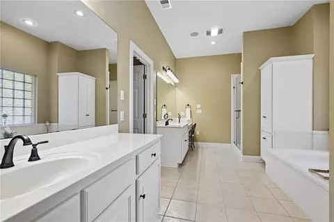 Bath - 561 Winbourne Dr, Slidell, LA 70461 photo 4 of 4