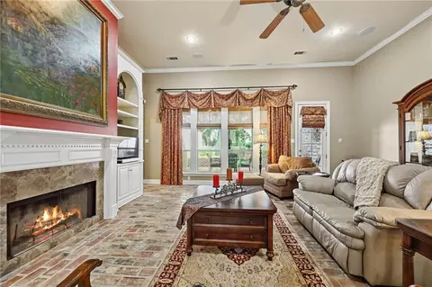 Living - 561 Winbourne Dr, Slidell, LA 70461 photo 1 of 3