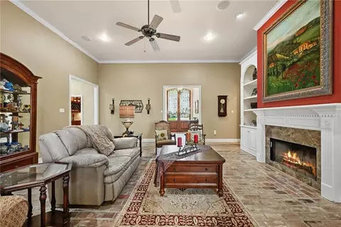 Living - 561 Winbourne Dr, Slidell, LA 70461 photo 2 of 3