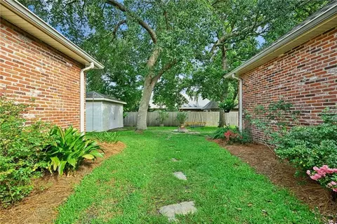Exterior - 561 Winbourne Dr, Slidell, LA 70461 photo 4 of 7