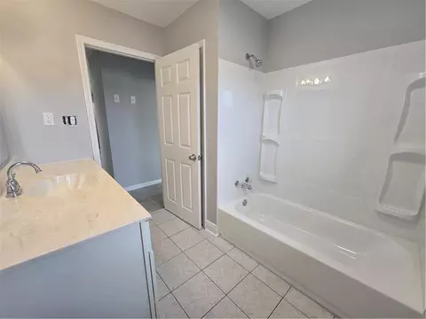 Bath - 118 Schmill St, Boutte, LA 70039 photo 3 of 4