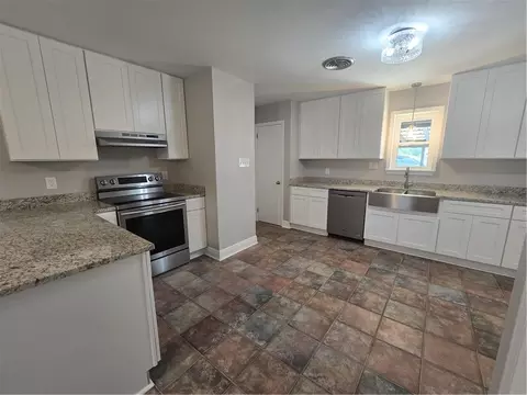 Kitchen - 118 Schmill St, Boutte, LA 70039 photo 2 of 4