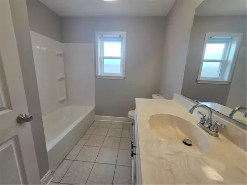 Bath - 118 Schmill St, Boutte, LA 70039 photo 2 of 4
