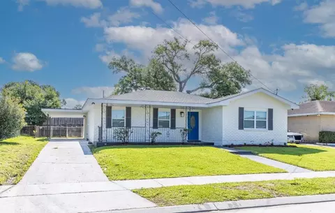 4611 Schindler Dr, New Orleans, LA 70127